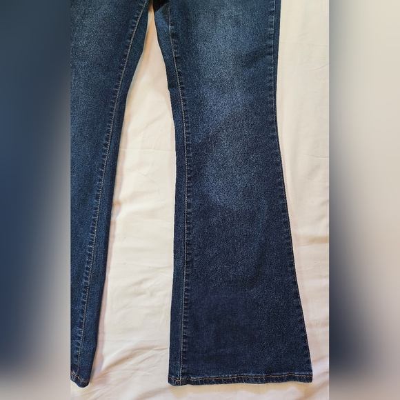 No Boundaries Juniors Dark Blue Flare Denim 5 Pocket Jeans Size 11 - Picture 3 of 12